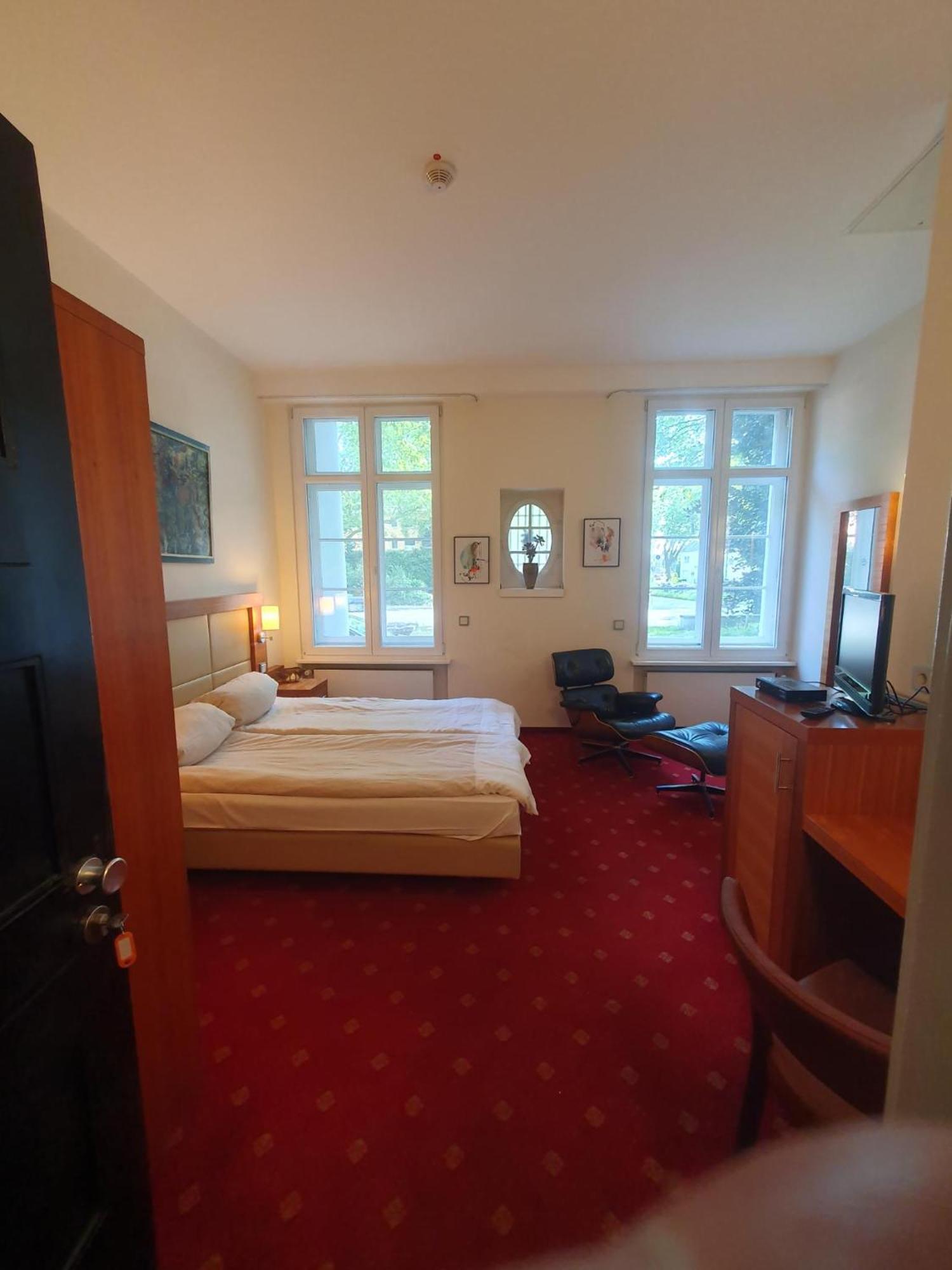 Die Villa, Zimmer 17, Dz เลเวอร์คูเซน ภายนอก รูปภาพ