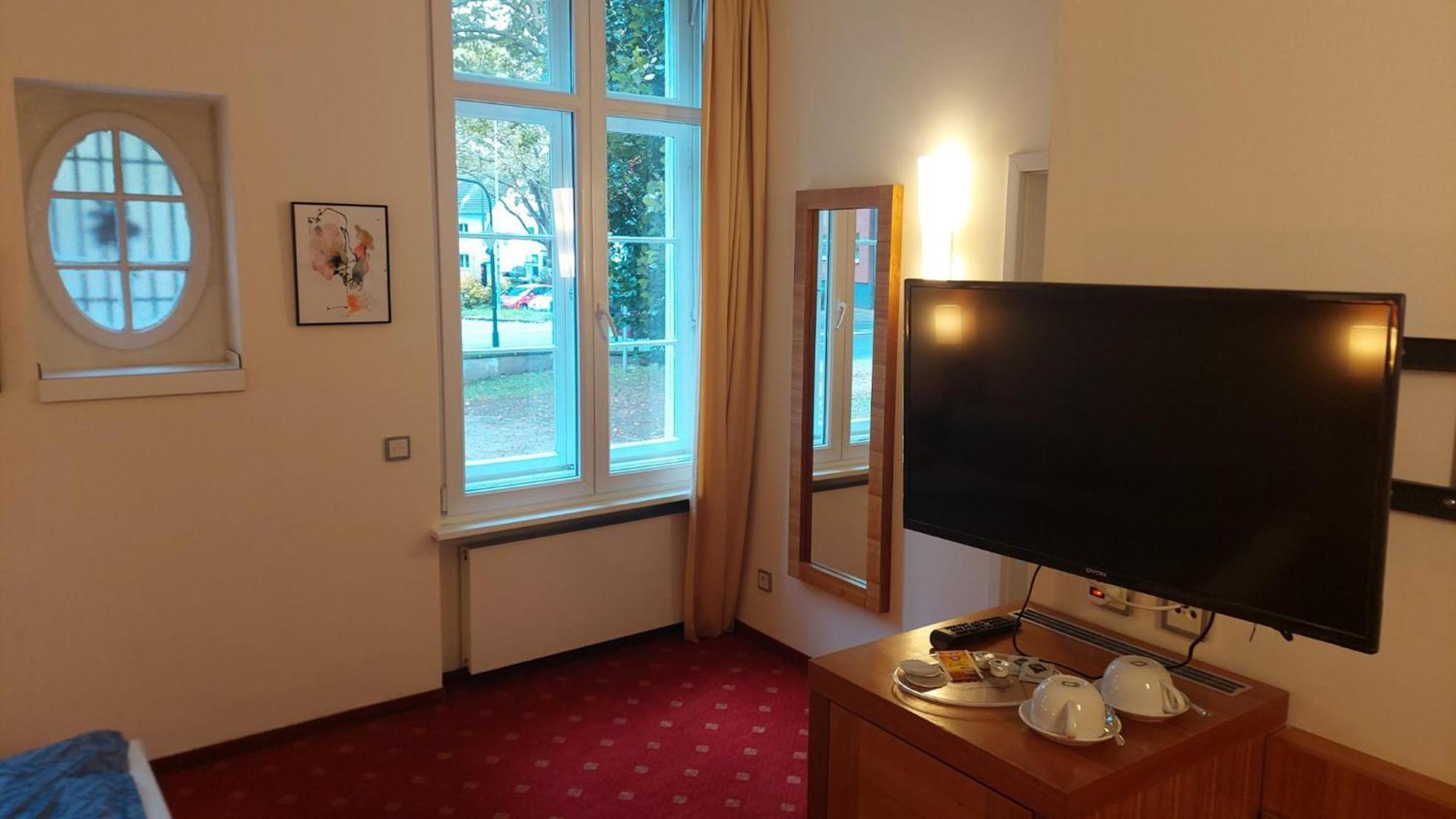Die Villa, Zimmer 17, Dz เลเวอร์คูเซน ภายนอก รูปภาพ
